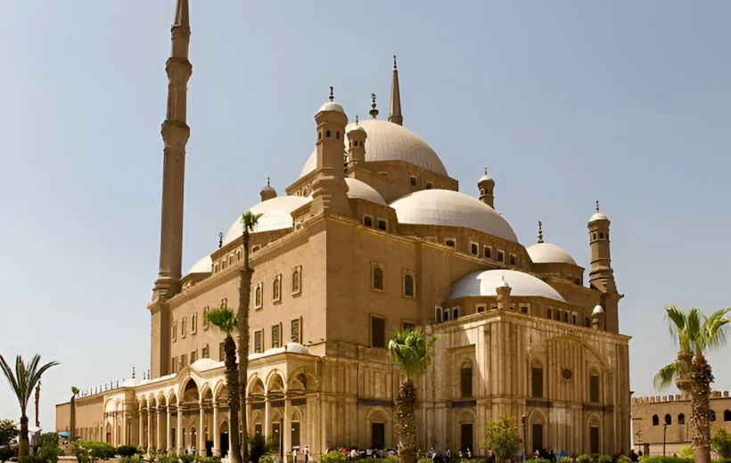 From Hurghada: Salah El Din Citadel and Old Cairo bazaar Guided Tour