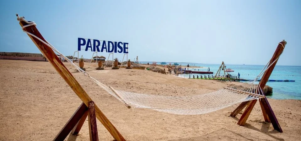 Von Hurghada: Schnorchelkreuzfahrt zur Paradise Island mit Mittagessen