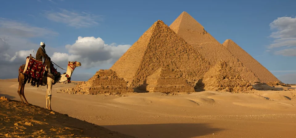 Hurghada: Cairo Museum, Giza and Great Pyramid Tour