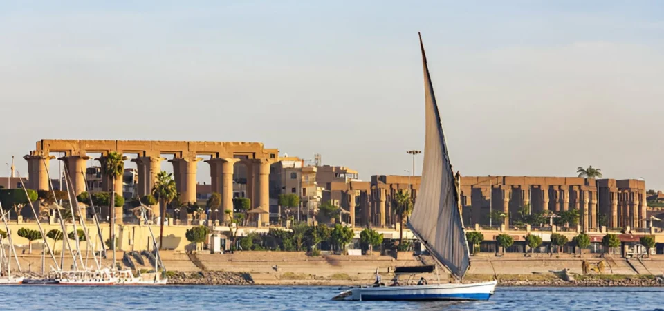 Luxor: Private Felucca-Bootstour mit Abholung vom Hotel