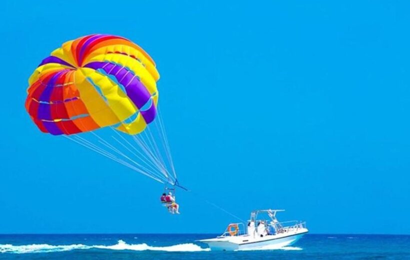 Parasailing Fly With Transportation Fly in The Sky From Hurghada